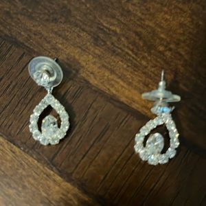 Beautiful vintage earrings. Nwot with stones. No flaws